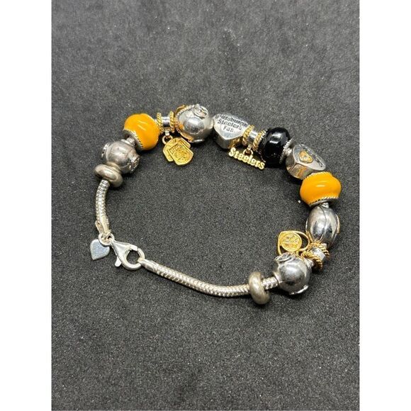 Stunning Bradford exchange charmed Fashionable Fan Steelers Bracelet RETAILS $15 - Picture 1 of 13